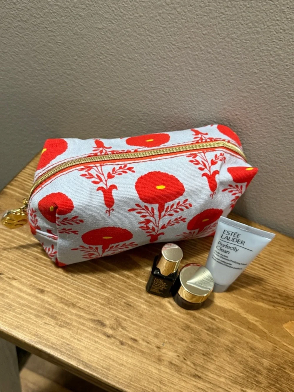 Estee Lauder Canvas Pouch with Deep Coral Floral Print and Skincare Trio; NWOT - Picture 8 of 9